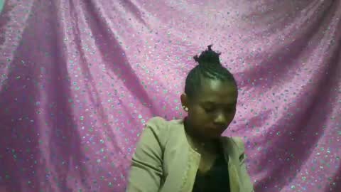 Snapshot of hotiesveronique chatting on October 2025 01:41:02 AM veronique online show from October 2025 01:41:02 AM