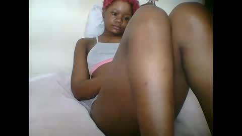 LOYCE online show from October 2025 07:00:01 PM