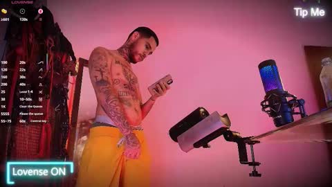 HoTLatinoX20CM online show from February 2026 07:10:01 PM