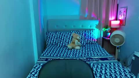 Layla online show from February 2025 03:59:01 PM