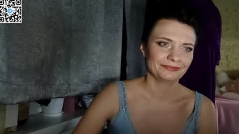 hotmamaqueen234 online show from April 2026 09:39:33 PM