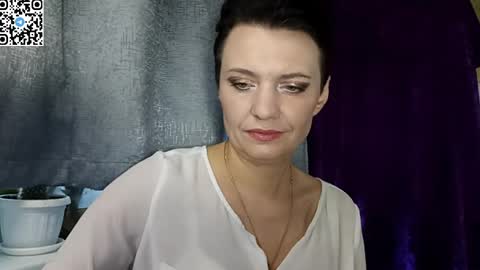 hotmamaqueen234 online show from May 2026 02:45:01 PM