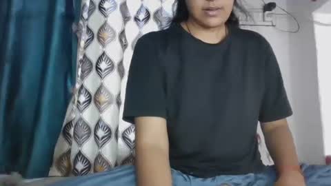 lola online show from October 2025 06:28:01 AM