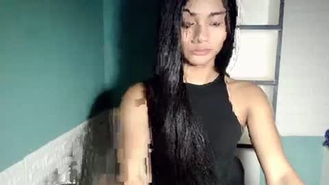 Snapshot of hotsexyaveryxx chatting on November 2025 08:31:01 AM Suzete online show from November 2025 08:31:01 AM