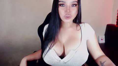 Marga Avery online show from December 2024 03:28:02 PM