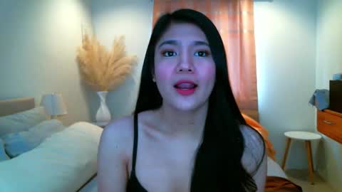 Snapshot of hotsweetangel00 chatting on September 2025 03:00:01 AM Sweet Angel online show from September 2025 03:00:01 AM