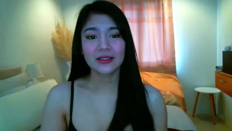Snapshot of hotsweetangel00 chatting on October 2025 01:50:02 AM Sweet Angel online show from October 2025 01:50:02 AM