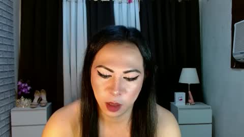 Snapshot of hott_summerr chatting on January 2025 08:49:02 AM Alex Summer online show from January 2025 08:49:02 AM