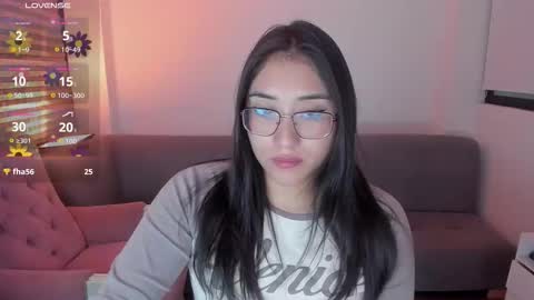 Snapshot of hottbee3645 chatting on February 2026 10:14:01 PM hottbee3645 online show from February 2026 10:14:01 PM