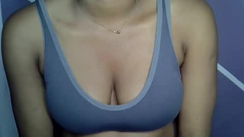 Snapshot of hottie_baddie14 chatting on September 2025 06:04:02 AM hottie baddie14 online show from September 2025 06:04:02 AM
