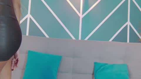 Snapshot of hottie_veronica chatting on September 2025 12:43:02 PM Veronica independent model online show from September 2025 12:43:02 PM