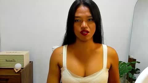 Maxine online show from October 2025 06:27:02 AM