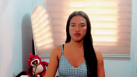 Maxine online show from December 2025 06:53:02 AM