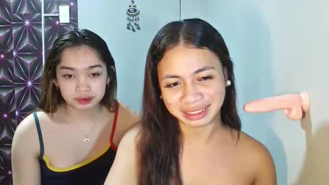 Snapshot of hottiescummerx chatting on January 2025 05:07:02 PM N I C A online show from January 2025 05:07:02 PM