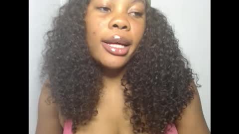 hotty_lora889 online show from October 2025 02:29:02 PM