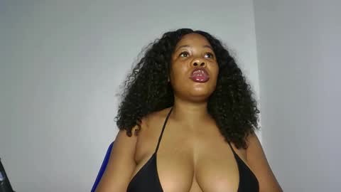 hotty_lora889 online show from February 2026 10:25:01 AM