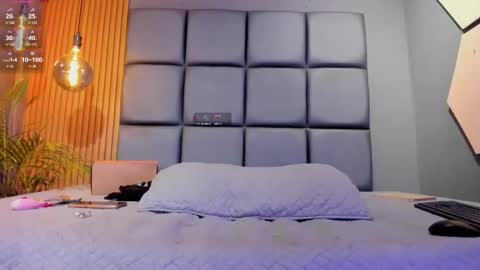  HOTTY online show from September 2025 07:04:01 PM