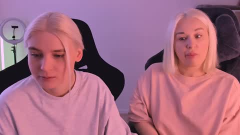 Nessie and Jessie online show from January 2025 11:24:01 AM