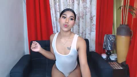 Pretty Maxine online show from September 2025 04:42:01 PM