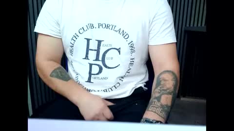 houskji8 online show from November 2025 03:44:02 PM