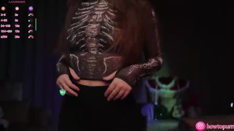 Mia online show from December 2025 05:08:02 PM