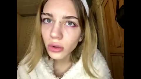 hsiuscherich online show from December 2025 10:02:01 AM