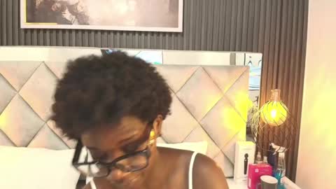 Snapshot of huddah_cam chatting on September 2025 11:43:01 AM huddah online show from September 2025 11:43:01 AM