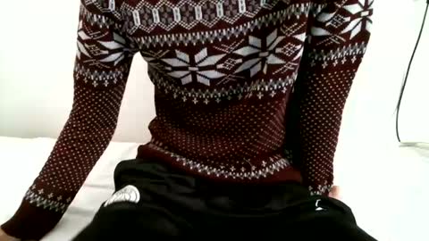 Snapshot of hug_me chatting on February 2025 11:21:02 AM Keanu online show from February 2025 11:21:02 AM