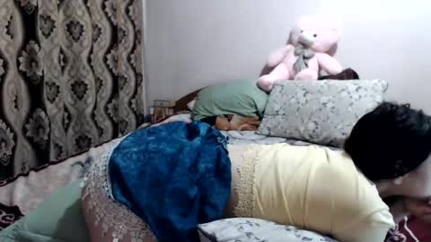 hugeassdevil online show from June 2026 11:23:01 AM