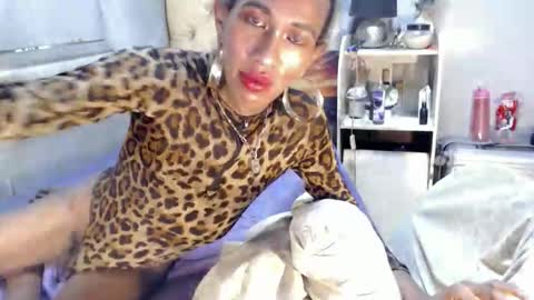 hugecock_caramel online show from May 2026 03:45:02 AM
