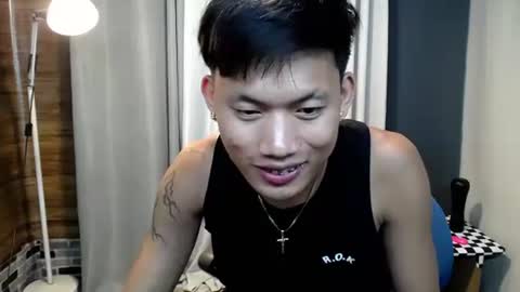 hugecockjames09 online show from October 2025 10:38:01 AM