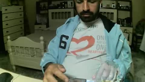 hugeveiny online show from November 2025 01:44:02 PM