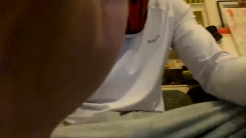 hugewhitecockboy online show from November 2025 10:37:02 AM