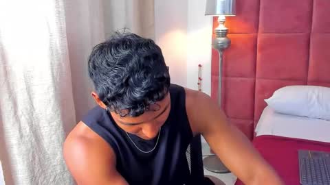 Hugo Cano online show from November 2025 07:52:02 PM