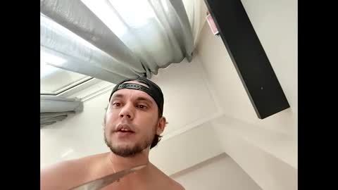 hugoespada1 online show from April 2026 11:41:01 AM