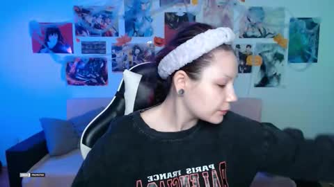 Snapshot of hugomin chatting on November 2025 02:33:01 AM HugoMin online show from November 2025 02:33:01 AM