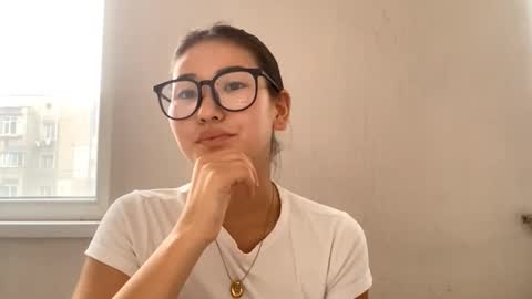 Snapshot of huimccoyle chatting on September 2025 12:48:01 PM Yuki online show from September 2025 12:48:01 PM