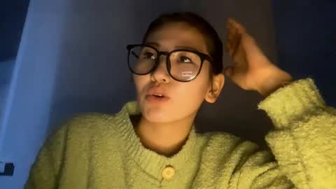 Snapshot of huimccoyle chatting on October 2025 01:40:02 PM Yuki online show from October 2025 01:40:02 PM