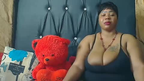 Snapshot of humongoustitss500929 chatting on September 2025 05:37:01 PM humongoustitss500929 online show from September 2025 05:37:01 PM