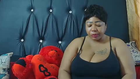 Snapshot of humongoustitss500929 chatting on September 2025 07:12:01 AM humongoustitss500929 online show from September 2025 07:12:01 AM