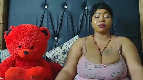 Snapshot of humongoustitss500929 chatting on October 2025 04:08:02 AM humongoustitss500929 online show from October 2025 04:08:02 AM