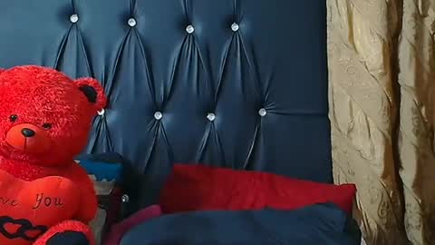 Snapshot of humongoustitss500929 chatting on October 2025 04:37:01 PM humongoustitss500929 online show from October 2025 04:37:01 PM