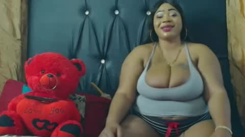 Snapshot of humongoustitss500929 chatting on October 2025 12:17:02 PM humongoustitss500929 online show from October 2025 12:17:02 PM