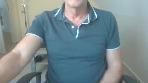 hundeleine online show from November 2025 10:03:01 AM