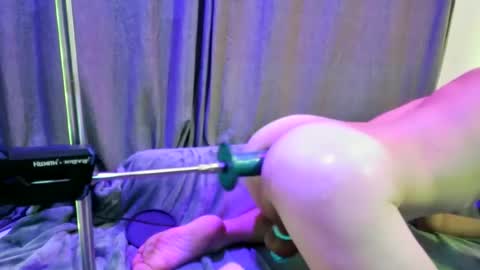 Greedybttm online show from September 2025 05:11:01 AM