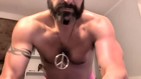 Snapshot of hungitalian40 chatting on June 2026 06:16:01 PM hungitalian40 online show from June 2026 06:16:01 PM