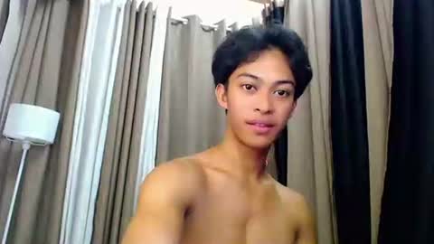 Snapshot of hunk_edward chatting on June 2026 08:06:01 AM hunk_edward online show from June 2026 08:06:01 AM