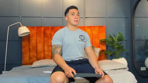 hunk_ryan online show from February 2025 12:50:01 PM