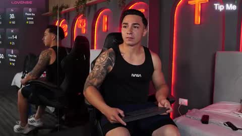 hunk_ryan online show from December 2025 02:01:02 PM