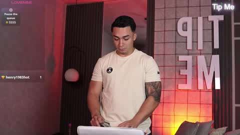 hunk_ryan online show from January 2026 01:49:01 PM